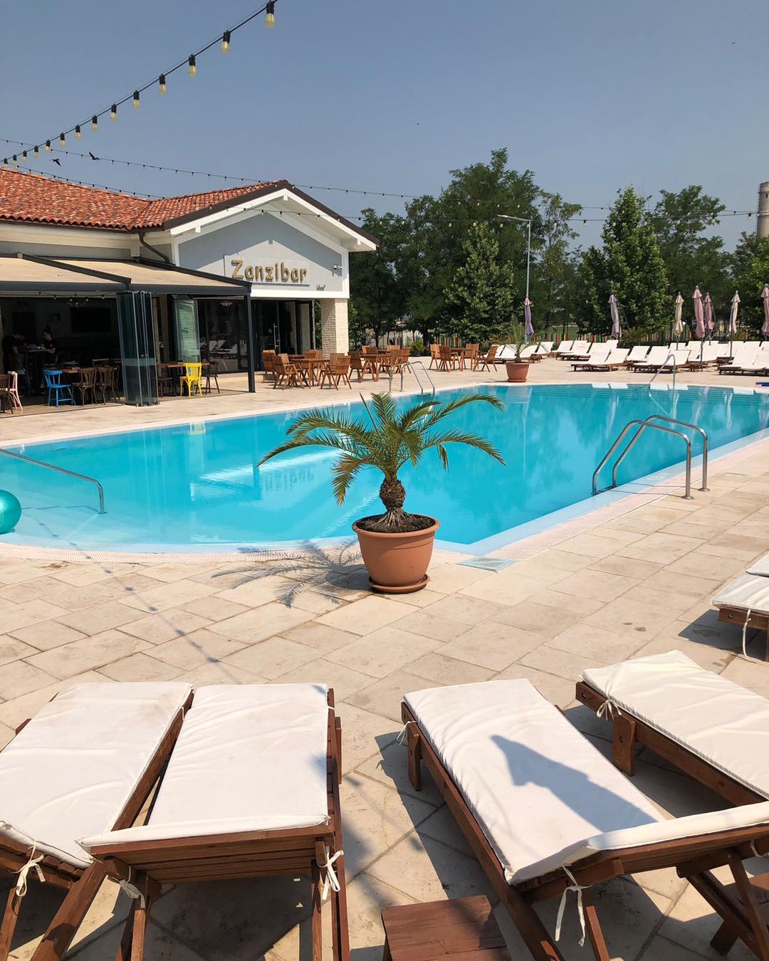 Localul deținut de Constantin Enceanu