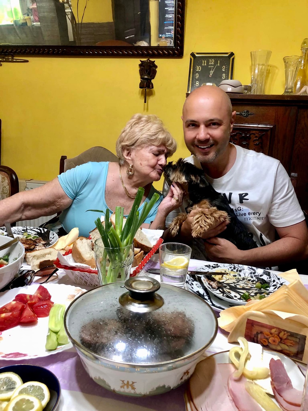 Mihai Mitoșeru și mama lui