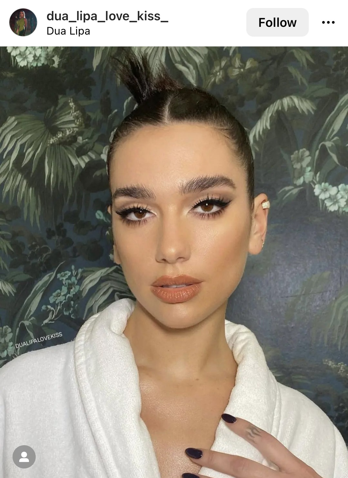 Creionul de ochi clasic