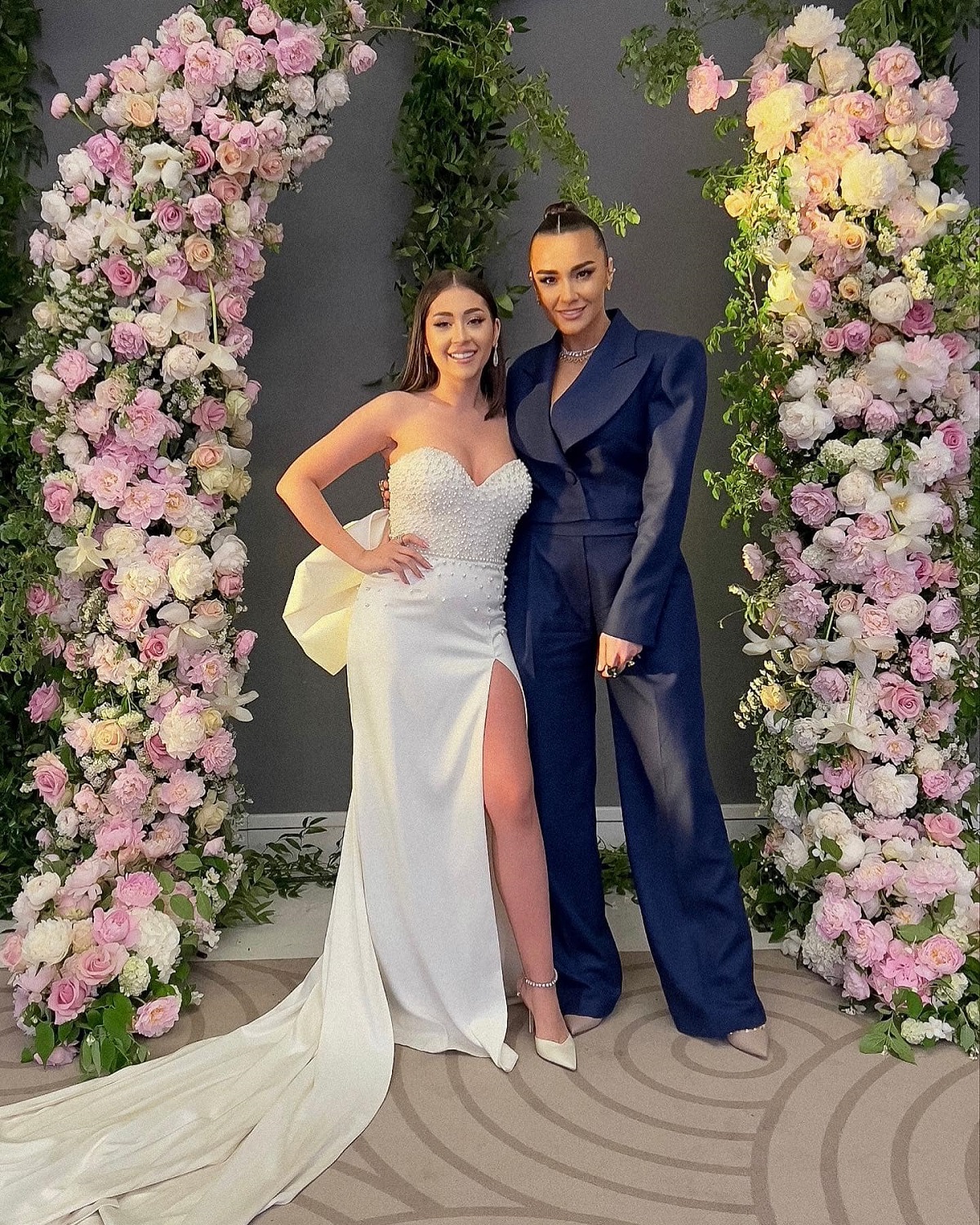 Ana Cucuta o machiază mereu pe Nicole Cherry