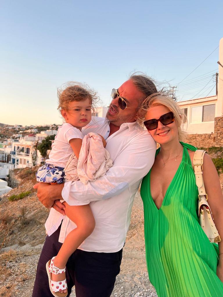 Sandra Stoicescu își petrece vacanțele doar alături de fiica ei