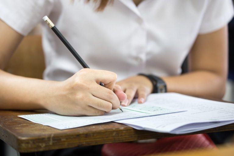 Modele subiecte BAC 2022 sesiunea de toamnă. Pe 16 august are loc prima probă scrisă, la limba română