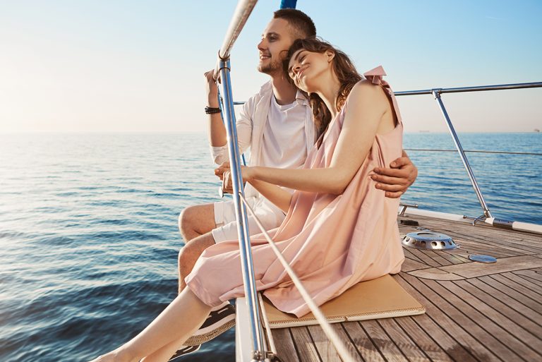 Anotimpul în care se înfiripă cele mai multe povești de dragoste. Sunt și cele mai durabile