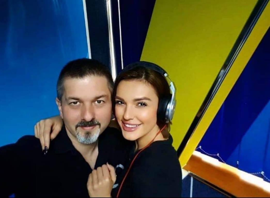 Diana Enache prezintă emisiunea "România vorbește la Național FM"