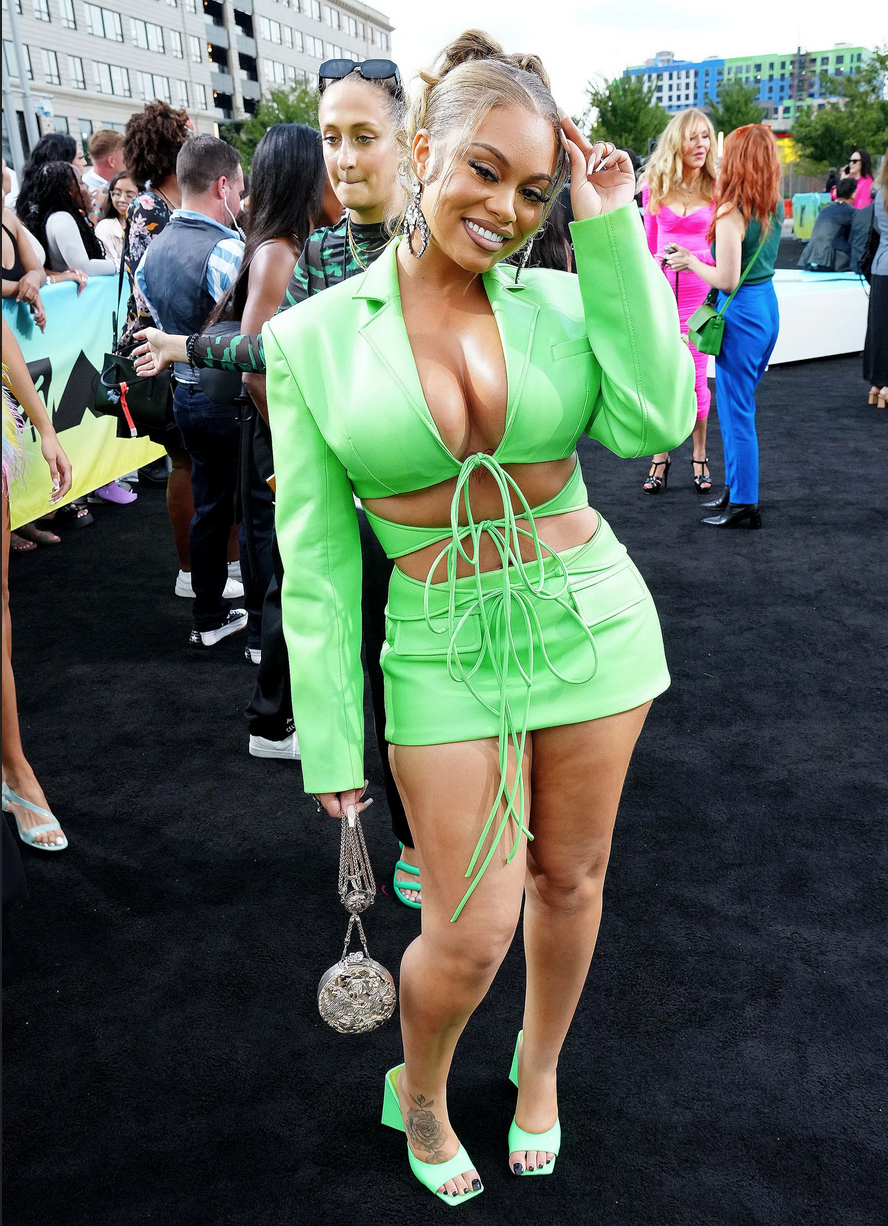 Cele mai ciudate ținute de pe covorul roșu