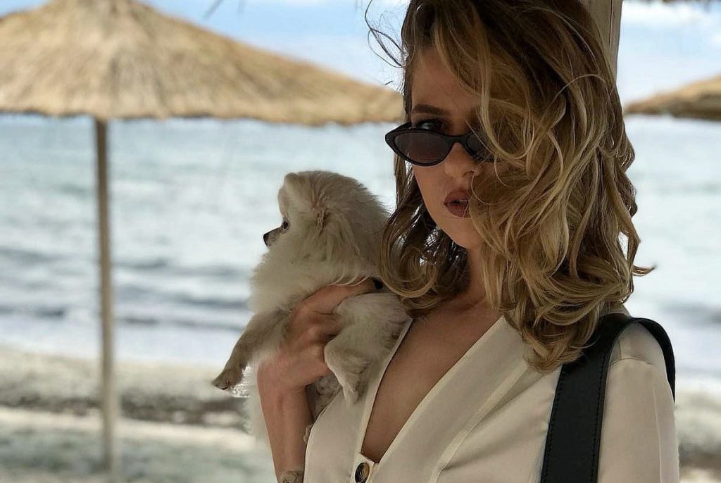 Lidia Buble nu a semnat cu PRO TV până nu s-a asigurat că are unde să-și lase cățelul