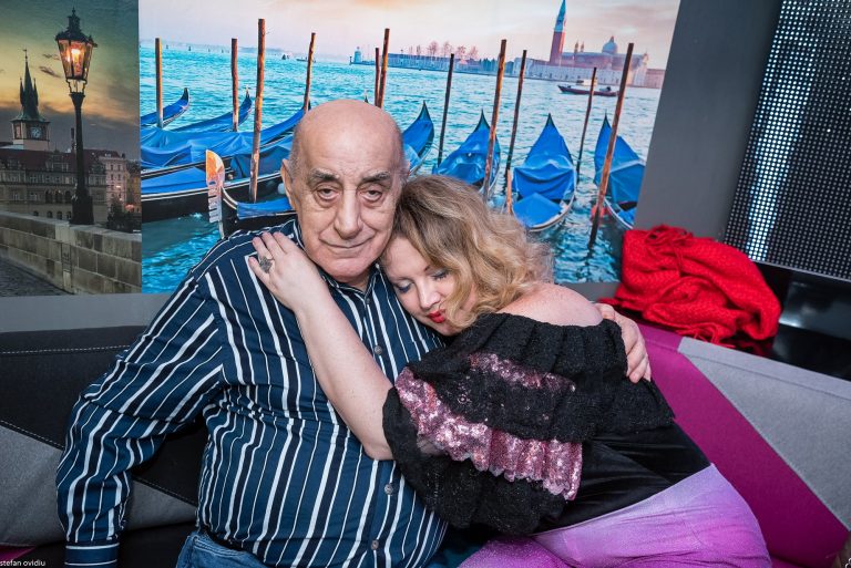 Viorel Lis, grav bolnav, are nevoie de bani pentru tratament. Oana Lis: ”Nu îmi place să cerșesc”. De ce fostul primar nu a mai păstrat legătura cu unicul fiu, copia lui la indigo