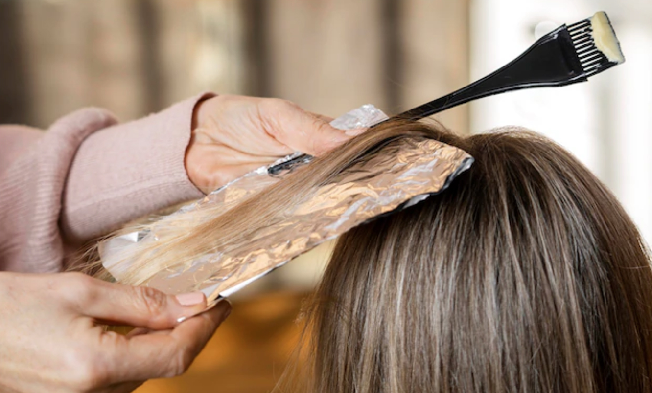 Vopsitul des poate dăuna părului