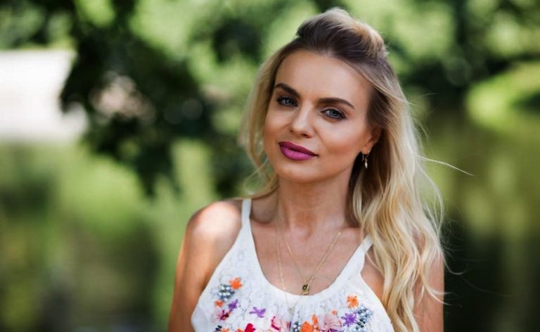 De ce vrea Cătălina Grama să scape de numele de scenă Jojo: „Când ai apelative ca Cher e fain, dar, pe bune, să-ți zică copiii din cartier „tanti Jojo” e ciudat” EXCLUSIV