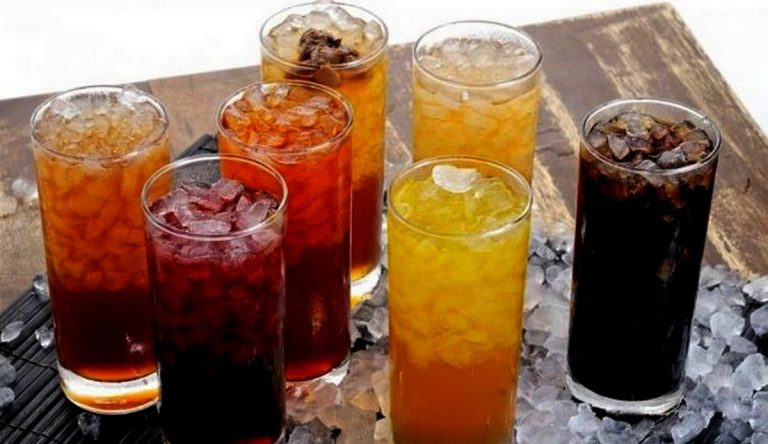 Cum să păstrezi băuturile super reci fără frigider. Metoda simplă și eficientă