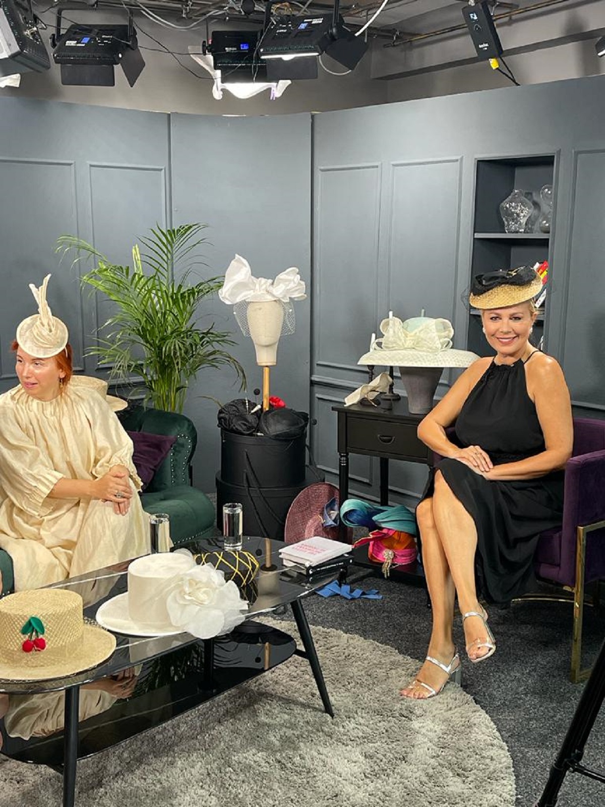 Dana Săvuică și invitatele sale, Eli Lăslean și Corina Leca