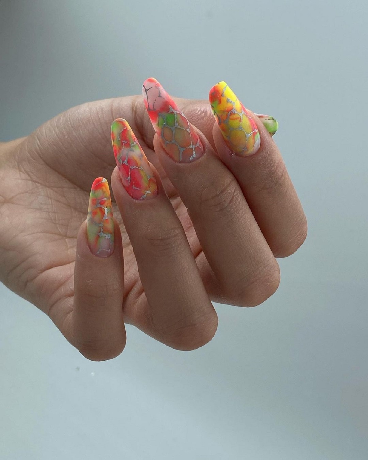 Ce manichiură își aleg miresele în plin sezon de nunți