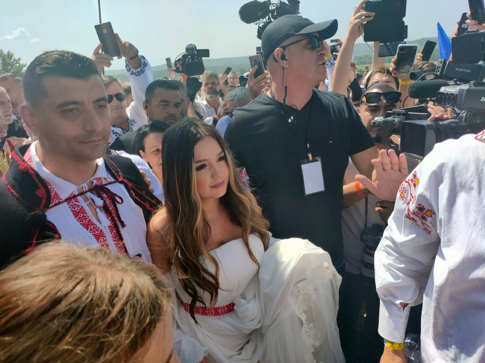 Cu ce se ocupă soția lui George Simion