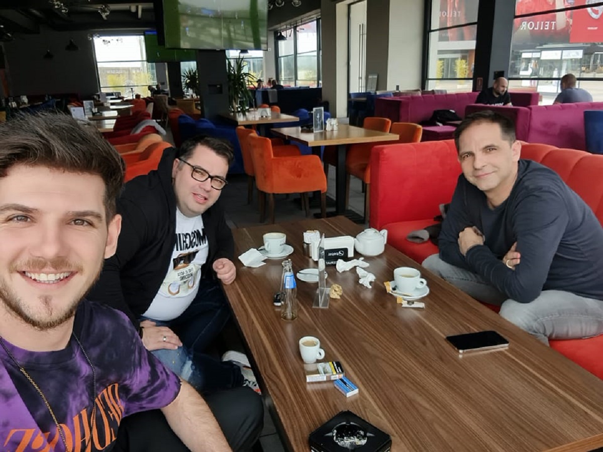 Răzvan și nașul lui, Dan Negru, înainte de operație