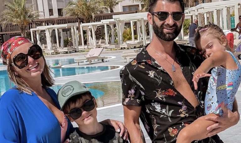 Fiul lui Jojo, afectat de celebritatea părinților. Ce-i spun colegii la școală când vedeta postează ceva: „În viața mea nu m-am simțit atât de urmărită” EXCLUSIV