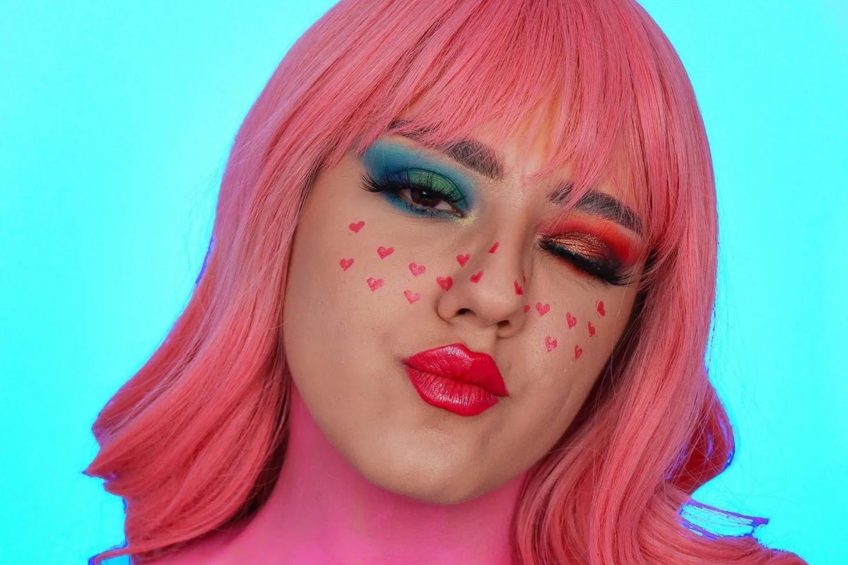 Ce produse de machiaj ar trebui să avem în geantă atunci când mergem la o întâlnire amoroasă