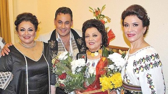 Maria Ciobanu și cei trei copii ai ei