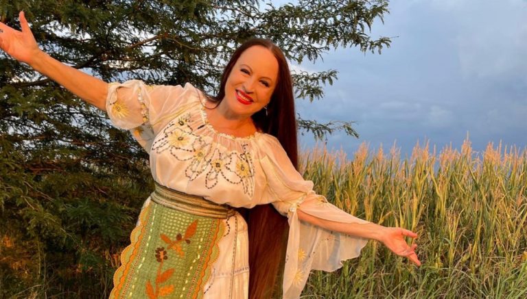 Maria Dragomiroiu, sărbătorită de cele trei nepoate azi, de Sfânta Maria. Ce cadouri o întristează să primească EXCLUSIV