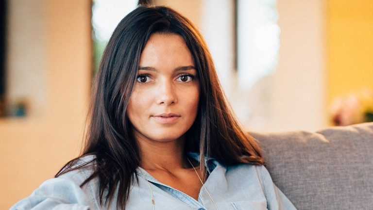 Cine este Oana Boghiu, noua arhitectă de la Visuri la Cheie. Sora geamănă i-a predate ștafeta EXCLUSIV