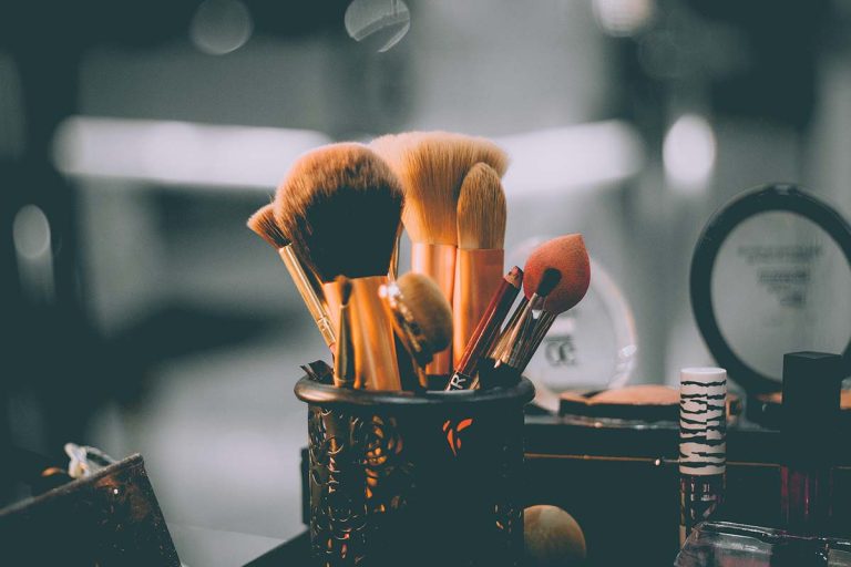 8 pensule necesare în kit-ul personal. Sunt esențiale în rutina de machiaj