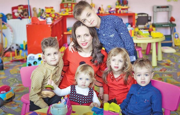 Raluca are cinci copii superbi