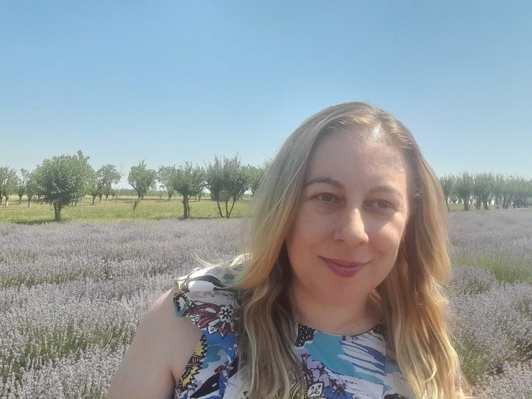 Cine a fost Simona Săndulescu, artista găsită moartă în Lacul Morii din Capitală. Și-a anunțat sfârșitul printr-un mesaj de adio