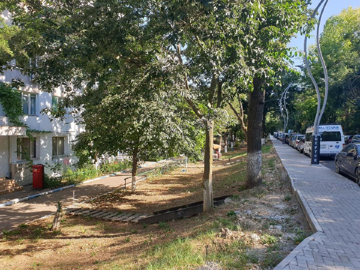 Cum arată astăzi blocul în care a copilărit Inna