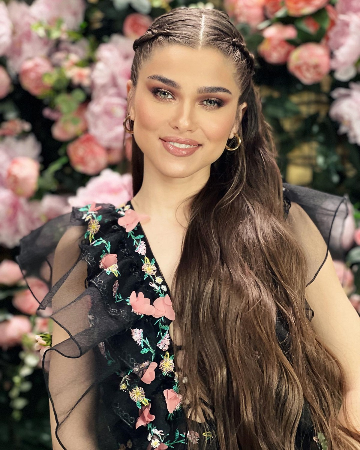 The Rose împlinește pe data de 8 august vârsta de 25 de ani