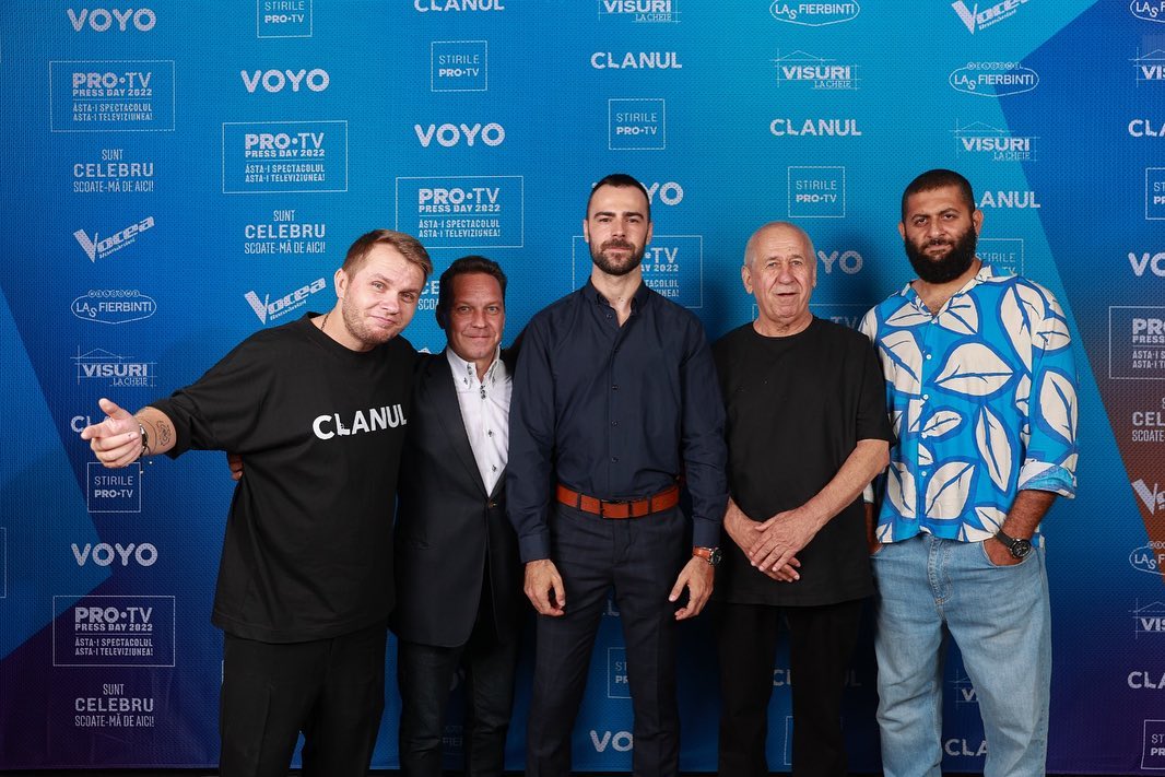 George Ivașcu, alături de o parte de colegii din ”Clanul”