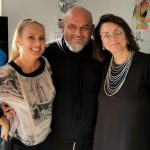 Carmen Tănase, răsfățată de pisicile de acasă, după o zi încărcată la filmările pentru serialul ”Clanul”