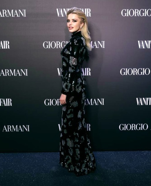 Actrița Alexandra Dinu, apariție superbă pe covorul roșu