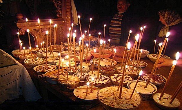 Ce este bine să dai de pomană de Moșii de toamnă 2022. Alimentele pe care să le împarți pe 5 noiembrie,  în Sâmbăta Morților