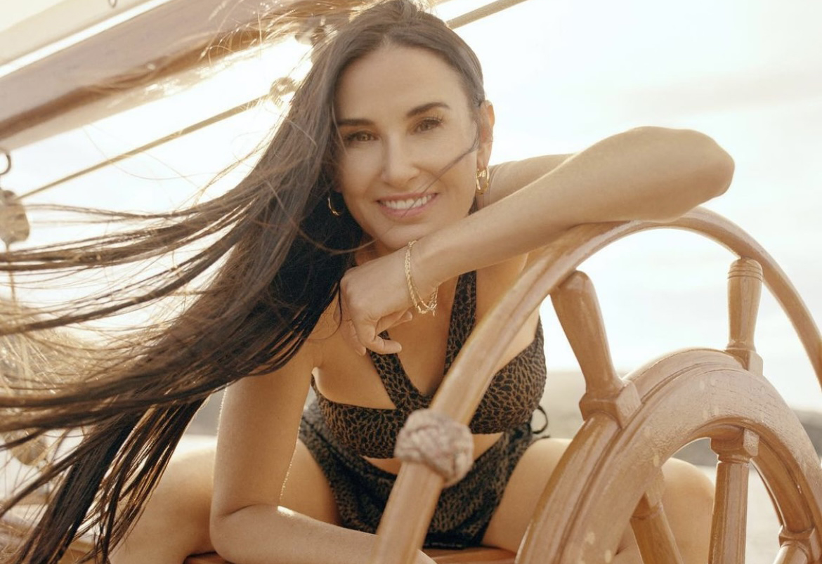 Cum arată Demi Moore, la 59 de ani, în costum de baie