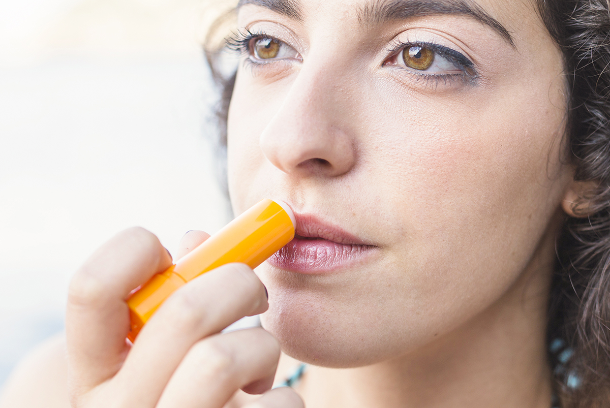 Cum să-ți faci acasă un balsam natural de buze