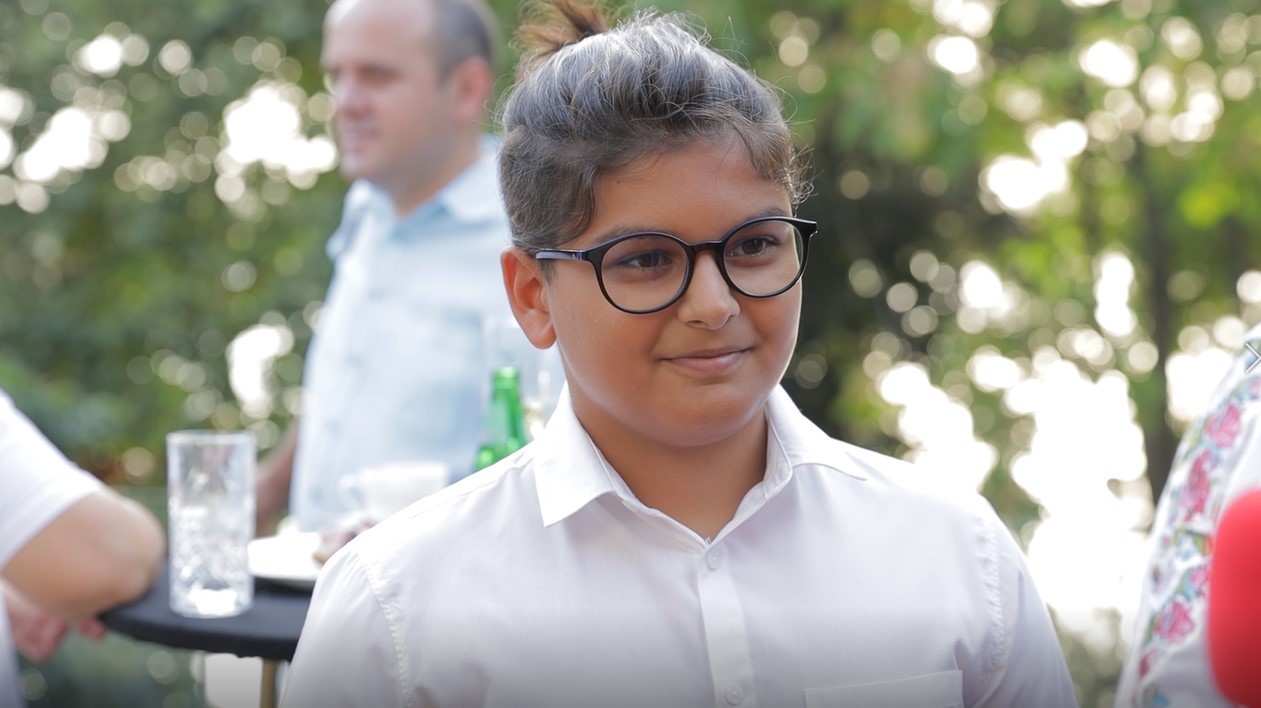 Damian Barbu, puștiul minune care amuțește trecătorii din București cu saxofonul lui fermecat