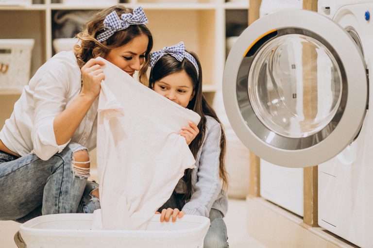 De ce ar trebui să pui zahăr în mașina de spălat. Toate gospodinele istețe folosesc deja acest truc