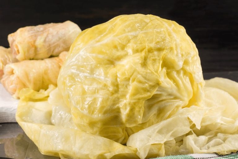 De ce să pui în butoiul cu varză murată un săculeț de pânză cu boabe de muștar. Trucul nebănuit