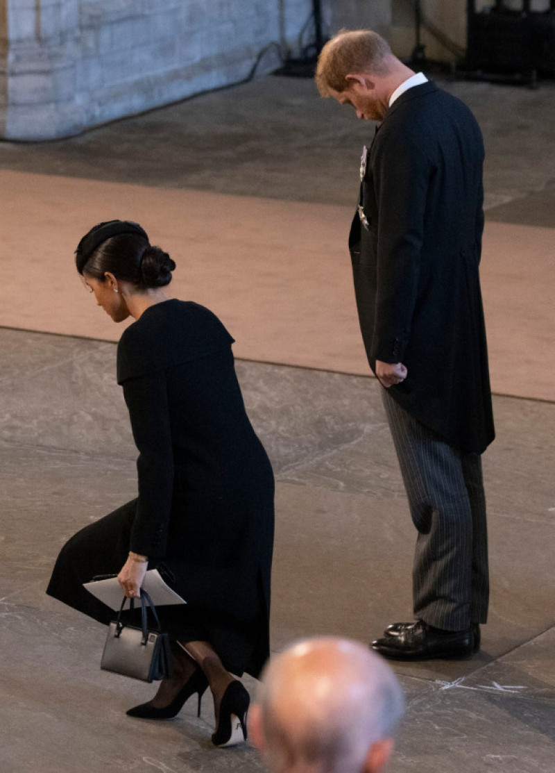 Ce a făcut Meghan Markle în fața sicriului Reginei Elisabeta