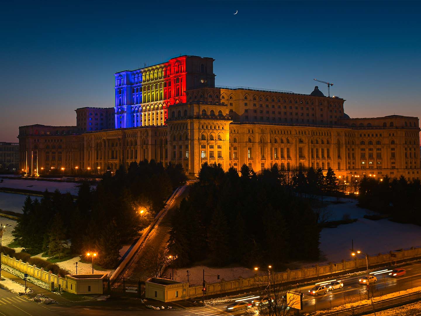 Clădirea din România care consumă curent electric cât un orășel