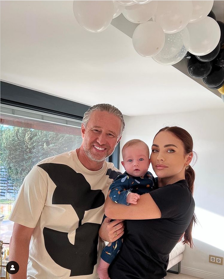 Laurențiu Reghecampf a postat prima imagine cu băiețelul lui și al Corinei