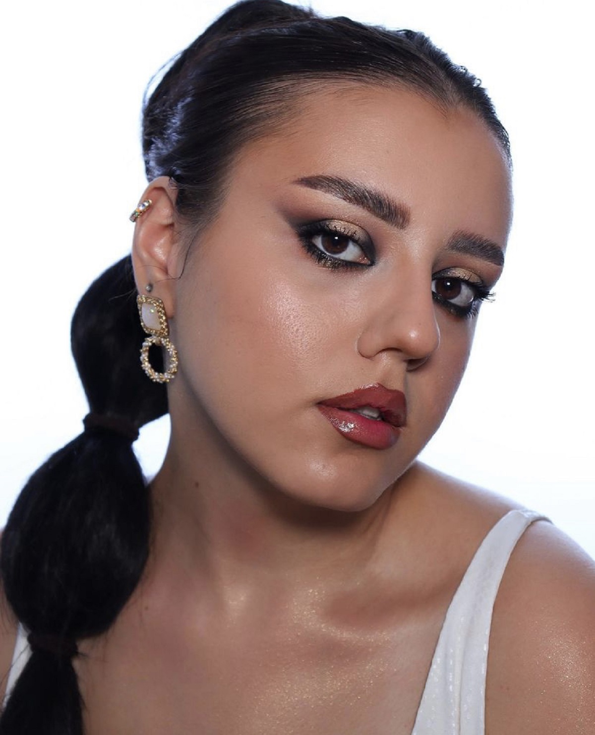 Cum aplicăm produsele de machiaj