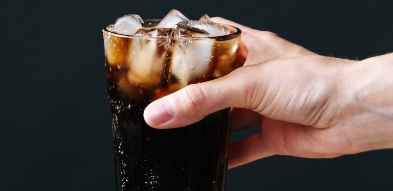 De ce e mai bună, de fapt, Coca-Cola la sticlă. Există o explicație științifică