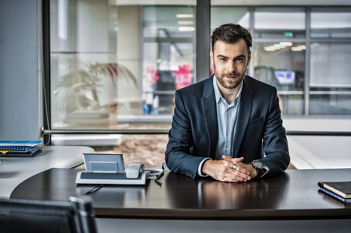 Cine este Denis Hanganu