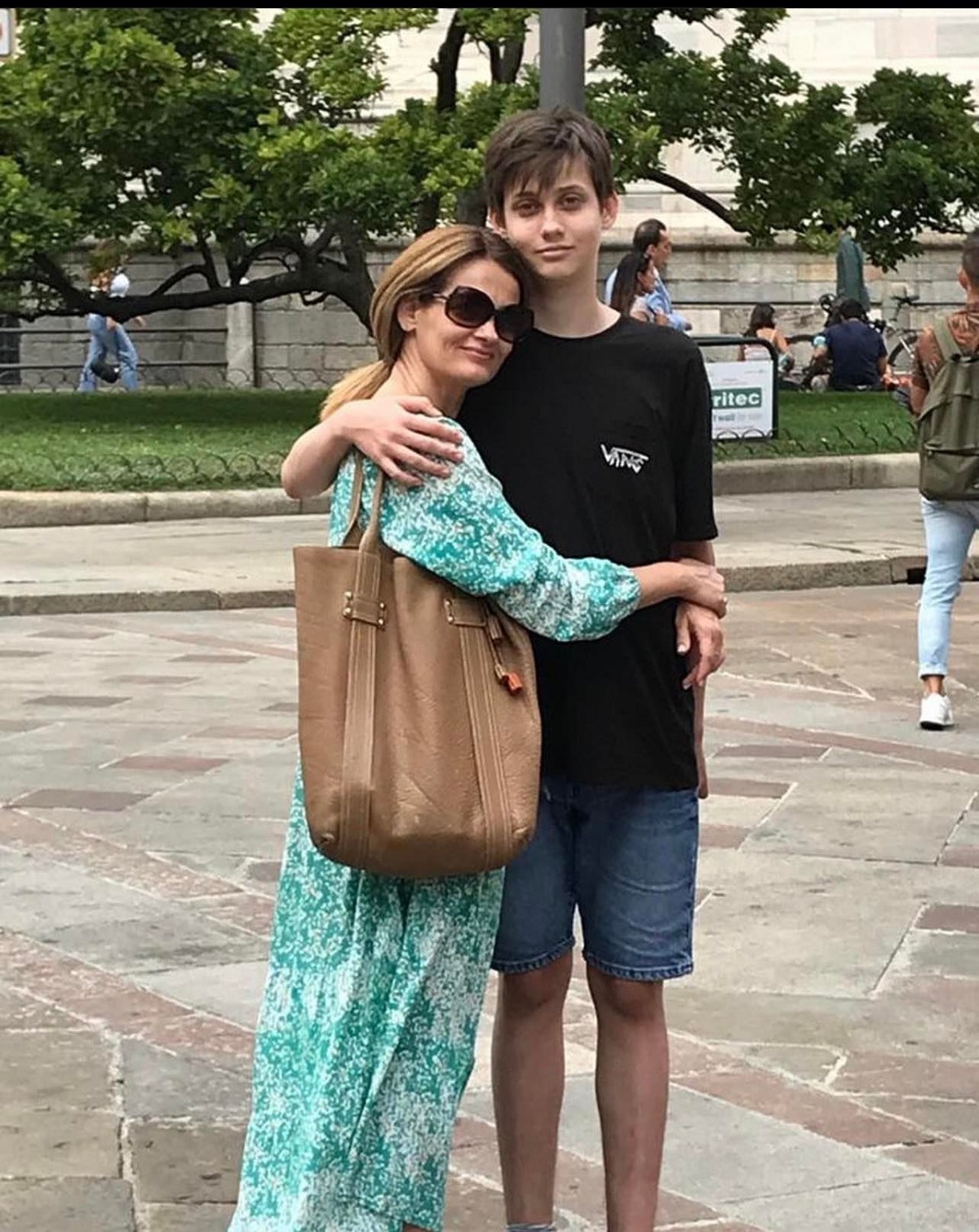 Fiul cel mare al Elvirei Deatcu, Luca, studiază arhitectura la o prestigioasă facultate din Milano