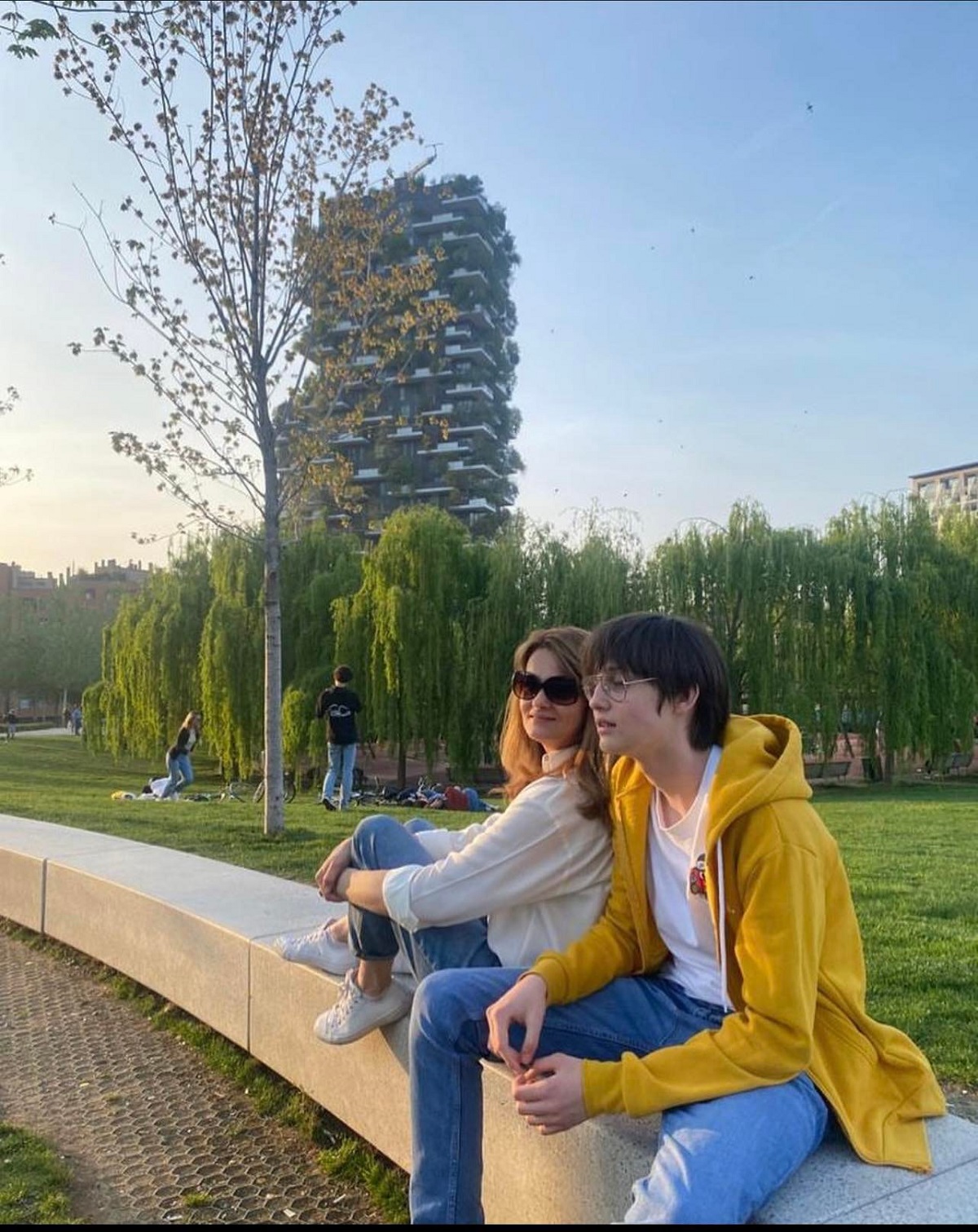 Fiul cel mare al Elvirei Deatcu, Luca, studiază arhitectura la o prestigioasă facultate din Milano