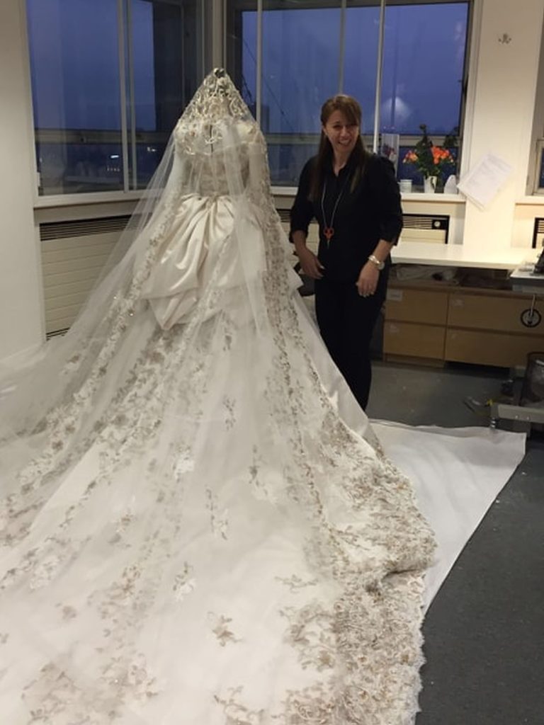 Românca din Bacău care a fost croitoreasa reginei Elisabeta a II-a