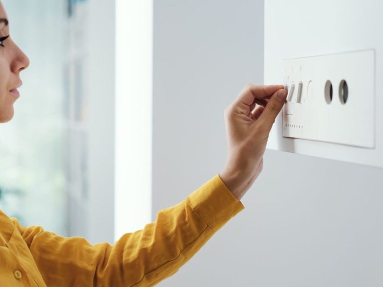 La ce temperatură să setezi centrala, toamna, în casă. Valoarea la care trebuie lăsată când nu e nimeni în locuință