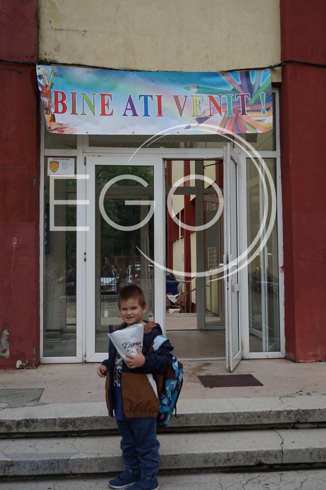 Nepotul Andei Călugăreanu, în prima zi de școală