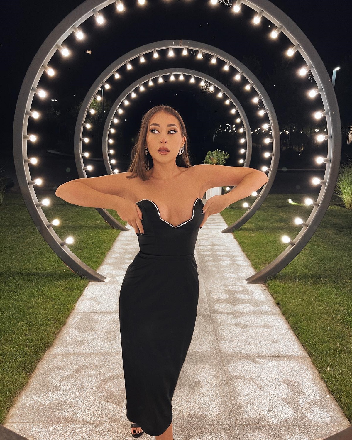 Nicole Cherry, secret siluetă