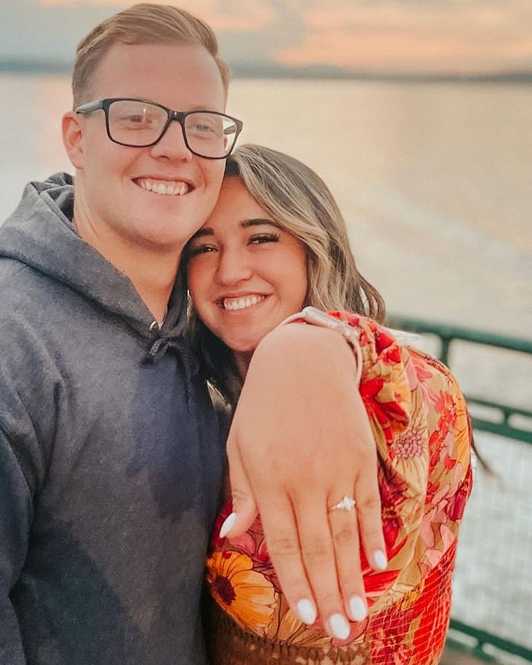 Femeia care e însărcinată cu propria nepoată